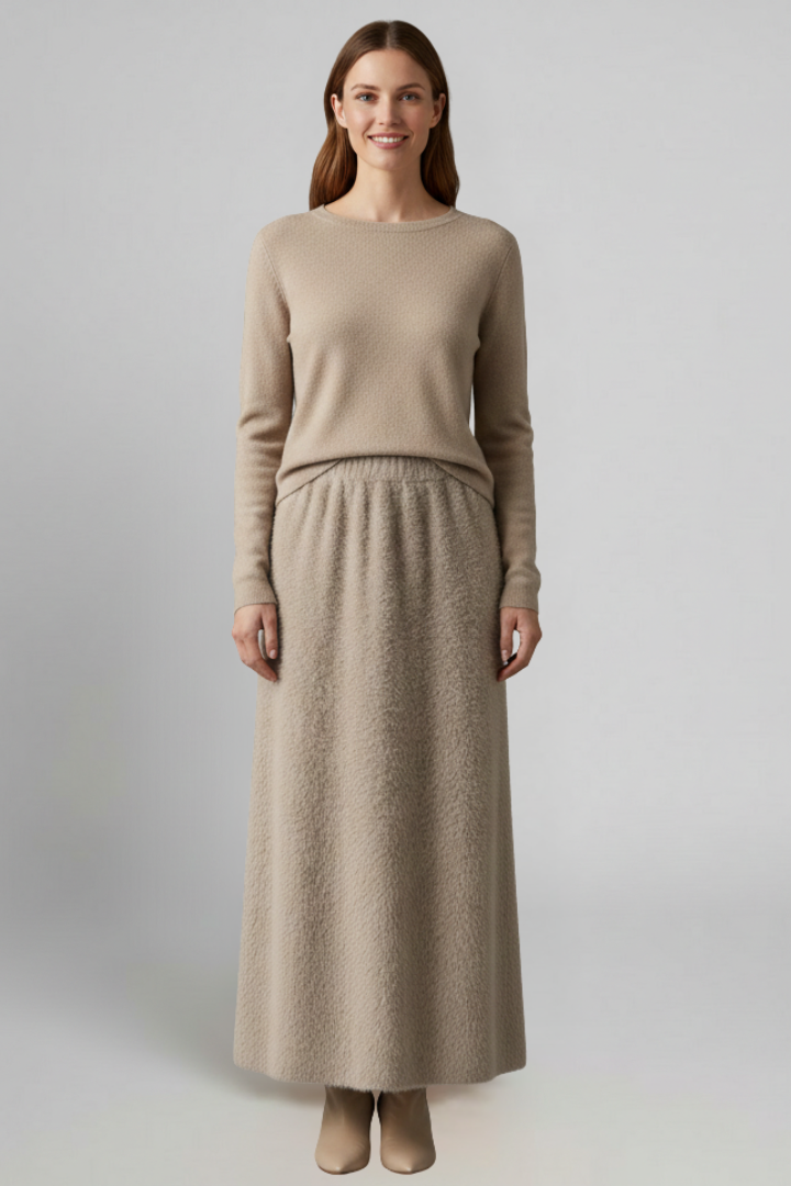 Women’s Maxi Skirt with Elastic Waistband and Textured Surface