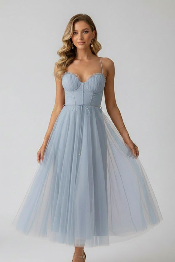 Women’s Dress with Sweetheart Neck