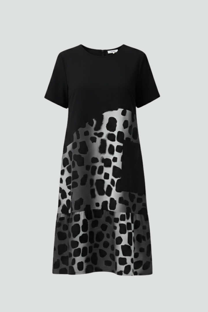Women’s Dress with Short Sleeves and Pockets