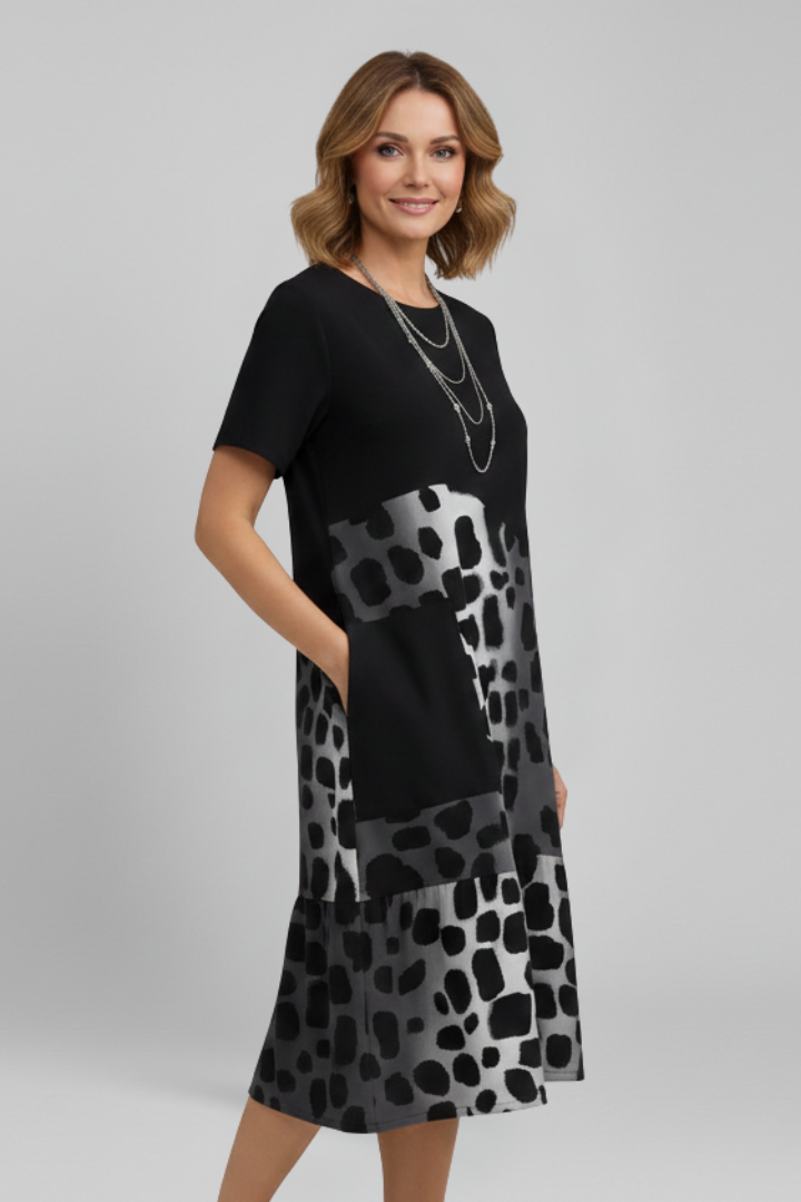 Women’s Dress with Short Sleeves and Pockets