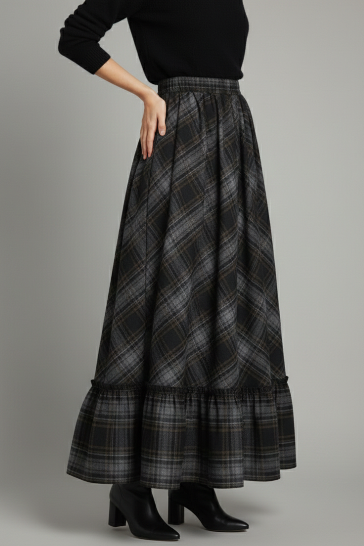 Women’s Maxi Skirt with High Waist and Plaid Pattern