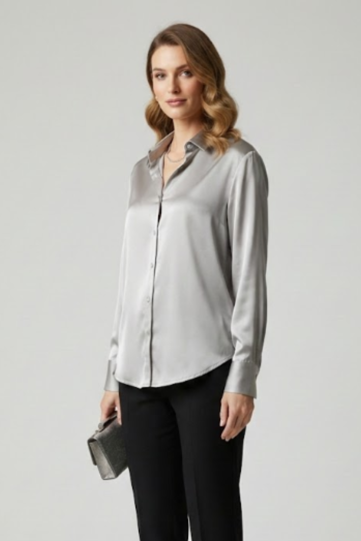 Women’s Shirt with Button Fastening and Collared Neck