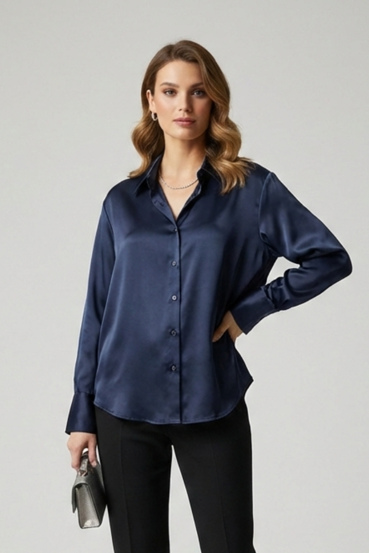 Women’s Shirt with Button Fastening and Collared Neck