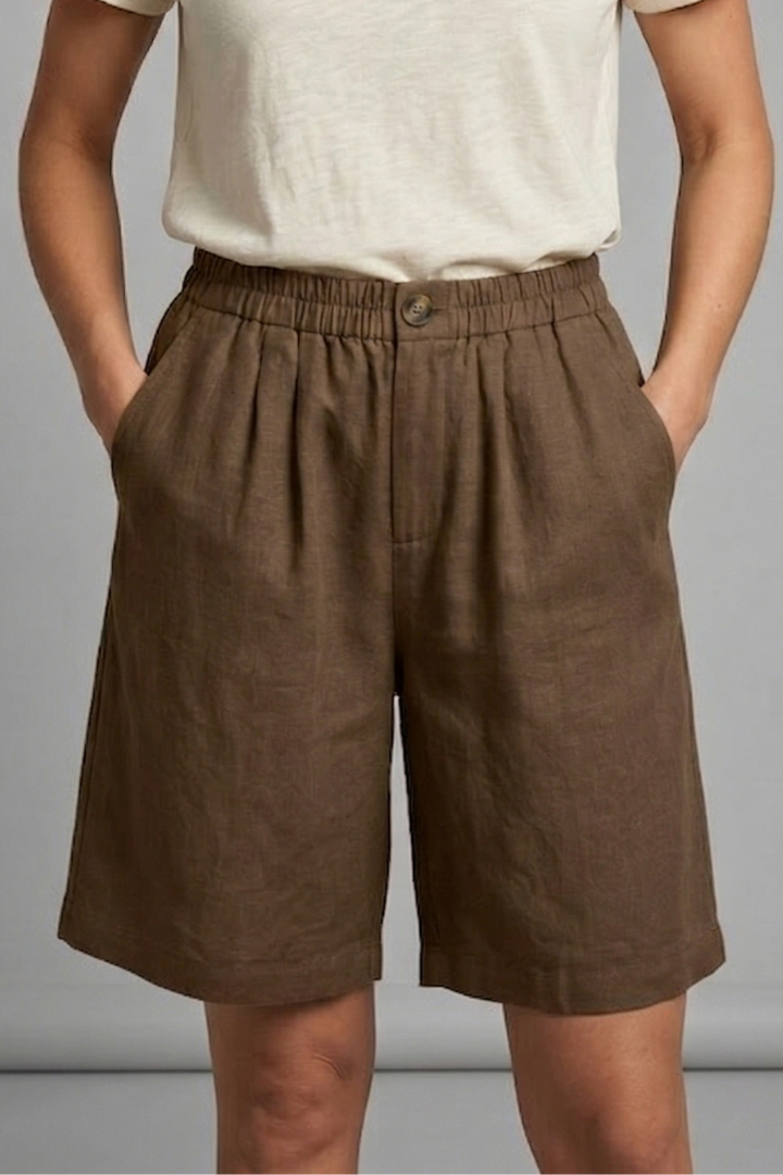 Women’s Shorts with Elastic Waistband and Side Pockets