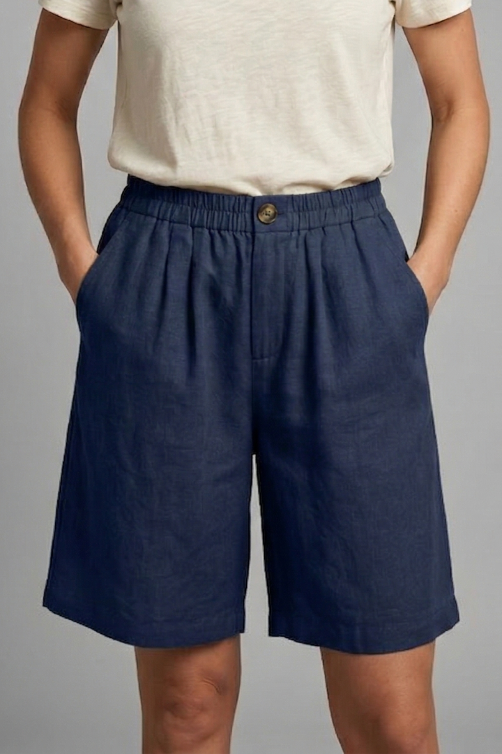 Women’s Shorts with Elastic Waistband and Side Pockets