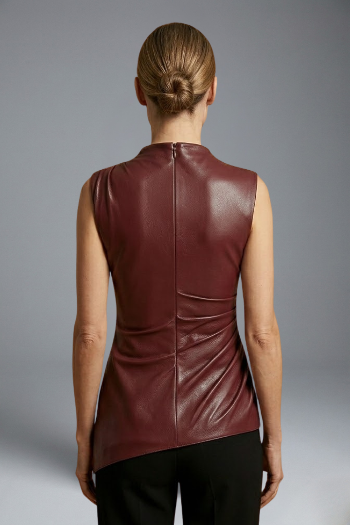 Women’s Top with Fitted Design and Smooth Surface