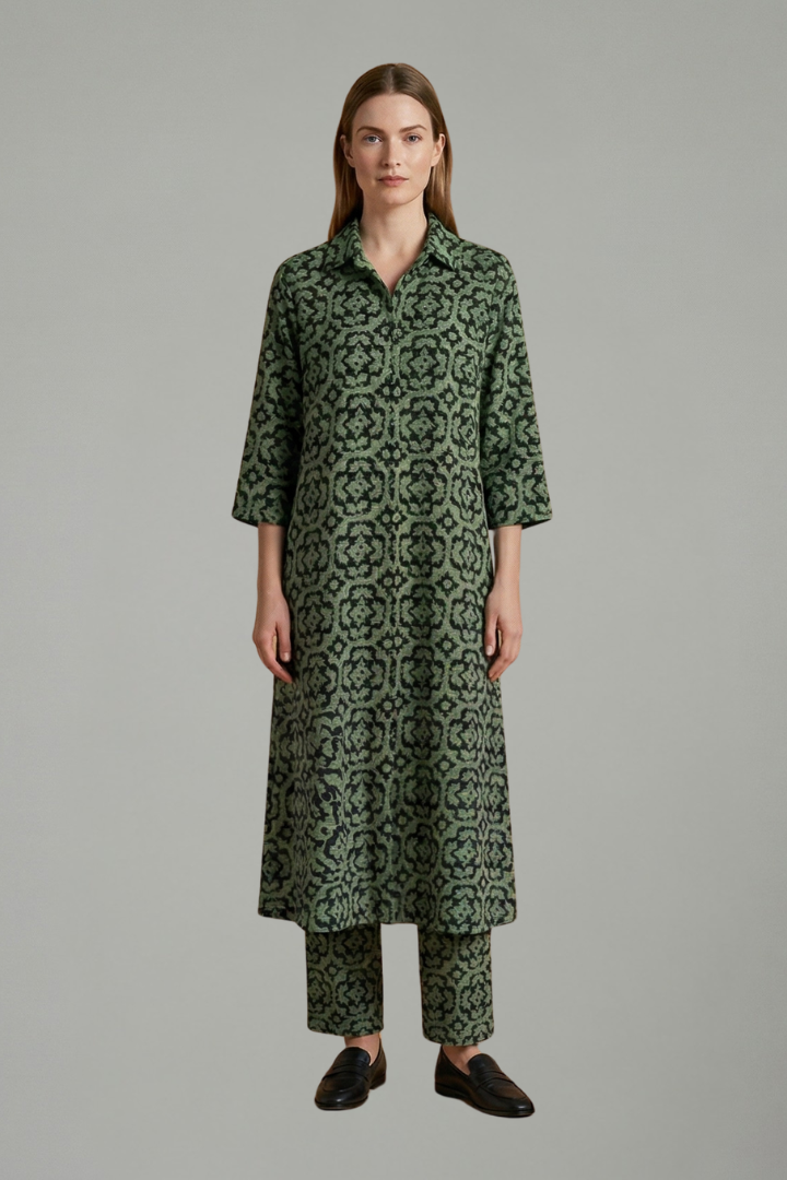Women’s Two Piece Set with Geometric Pattern and Relaxed Fit